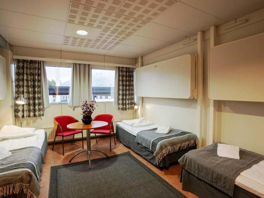 Hotel Tikkurila Vantaa Buitenkant foto