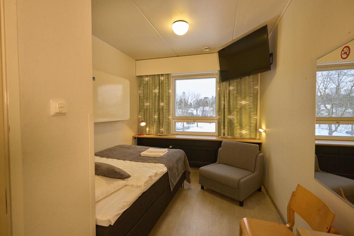 Hotel Tikkurila Vantaa Buitenkant foto