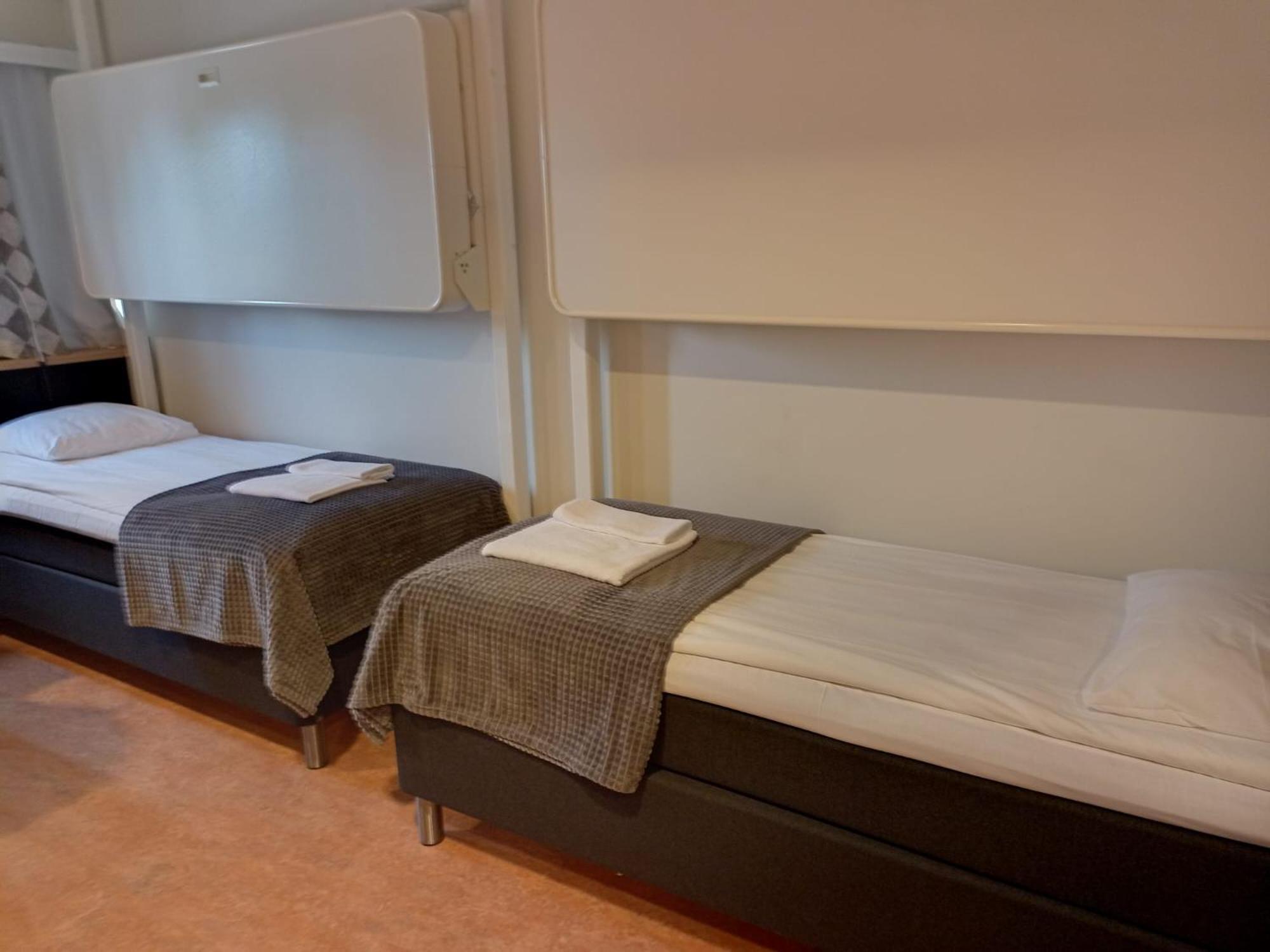Hotel Tikkurila Vantaa Buitenkant foto